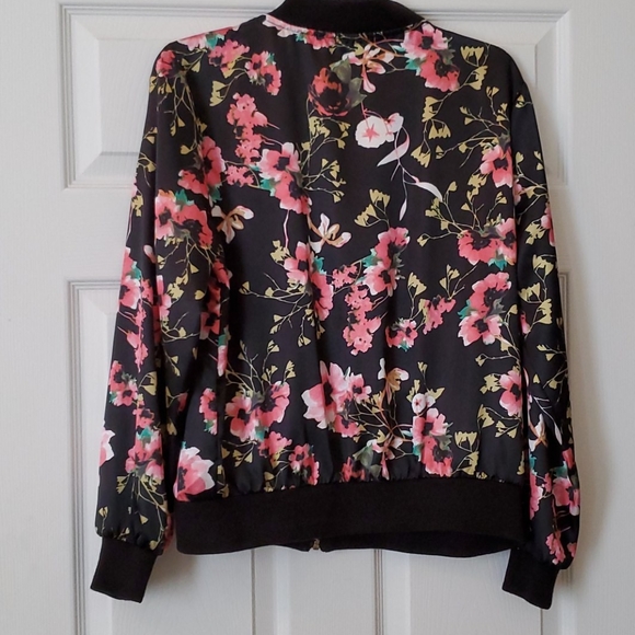 New Direction polyester print Jacket - Picture 4 of 4